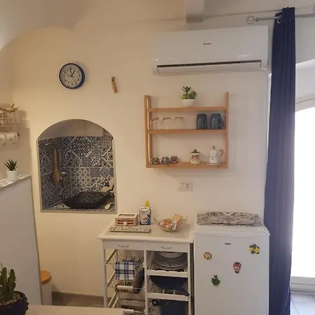 Rosso Moro Apartment